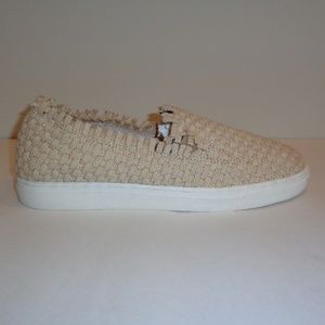 Vince Camuto Size 9.5 M BIMMY Beige Sneakers